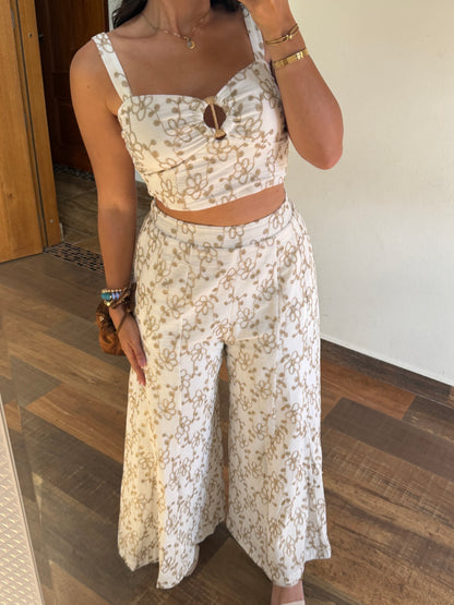 Floral embroidered set