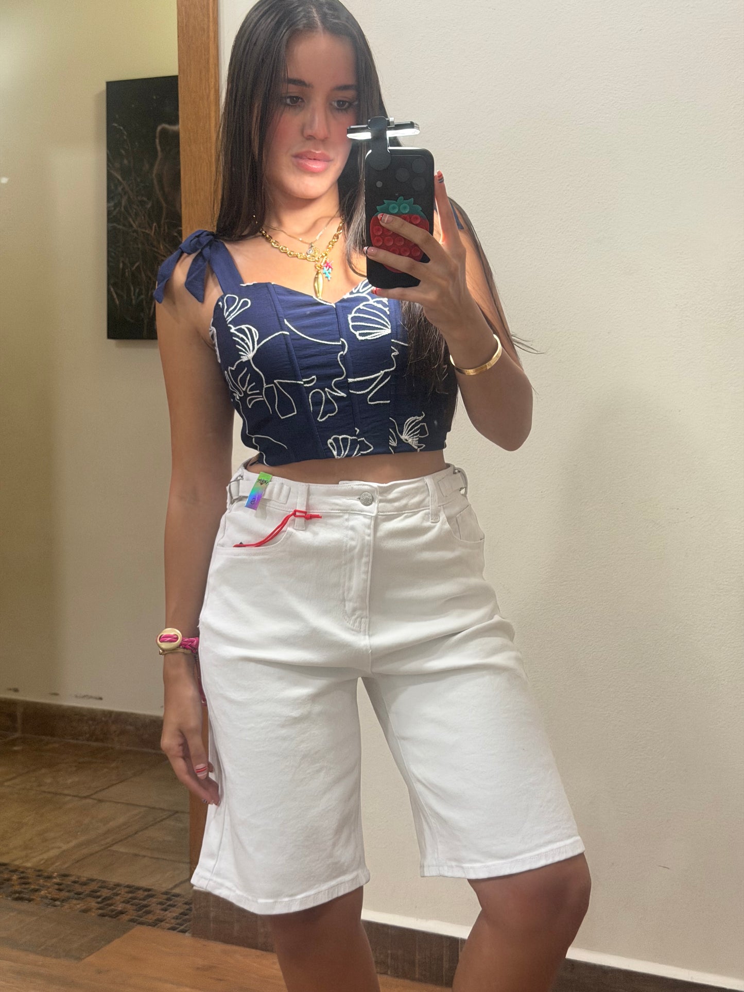 VIBRANT white jort